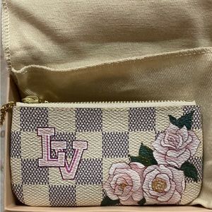 One of a kind key holder Louis.Hand painted one of a kind customized in Italy.